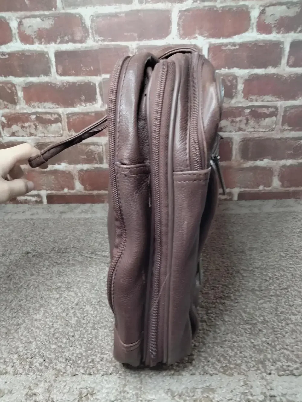 Bill Blass Executive Dark Brown Leather Laptop Briefcase Messenger Bag